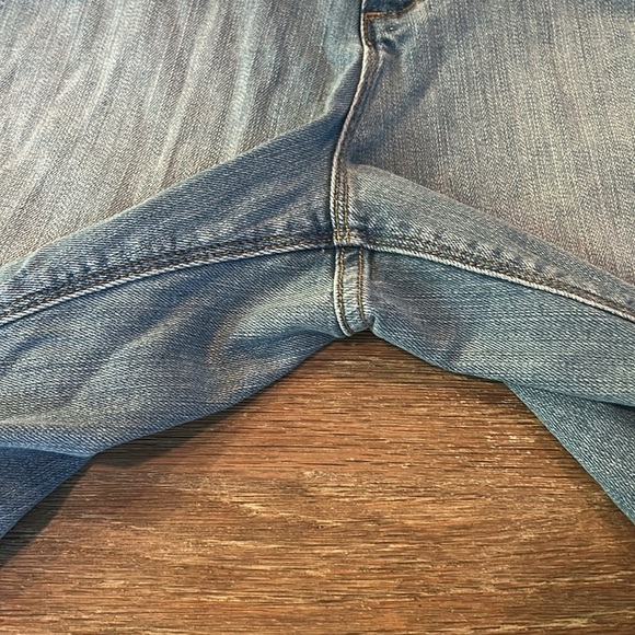 NWT St John's Bay classic capri Secretly Slender Jeans Size 14 w/ shirt - Picture 4 of 13